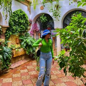 Meet your Posher, Daniela